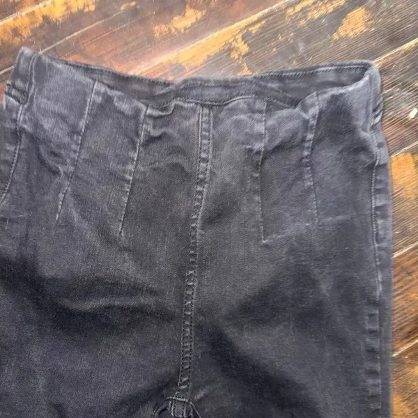 Free People black pleated pull in stretchy slimming jeggings - Image 2