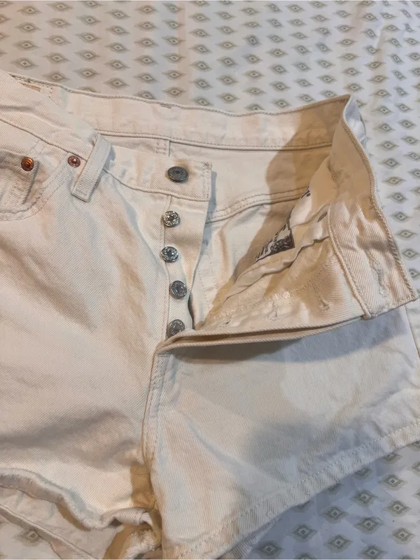 Levi's White Denim High-Rise Shorts - Image 3