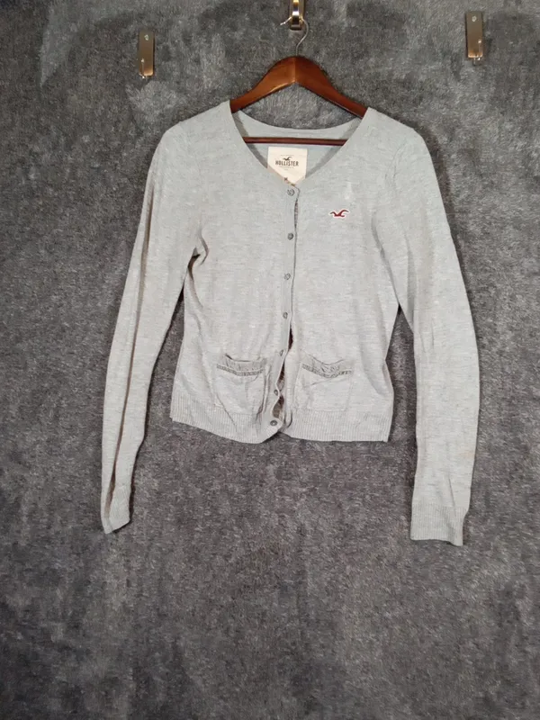 Hollister Light Gray Button V‑Neck Cardigan Button Front Cardigan Womens M - Image 3