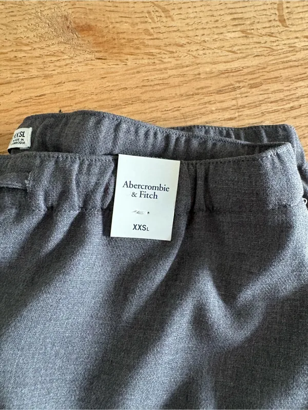 Abercrombie pants - Image 4