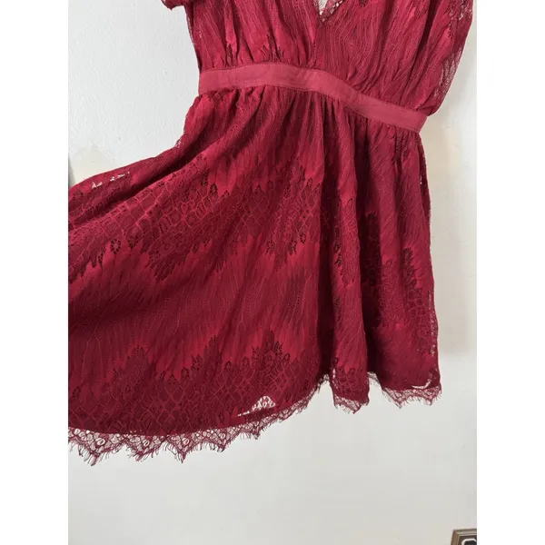 TOBI Burgundy Red Lace Sexy V Neck Mini Dress Size Small - Image 7