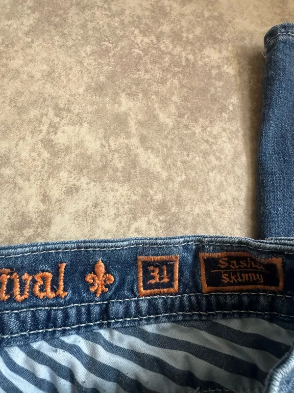 Women’s Rock Revival Jeans Straight - Image 3