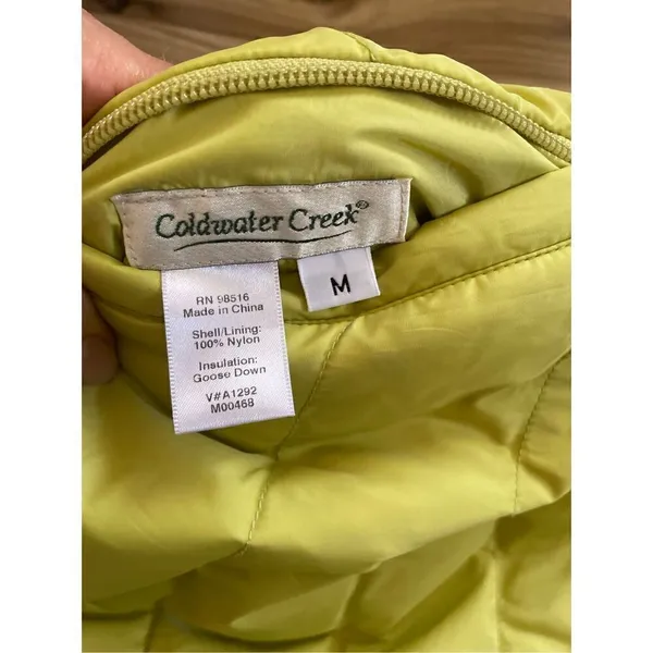 COLDWATER CREEK Womens Reversible Goose Down Vest size medium Yellow and Purple - Image 3