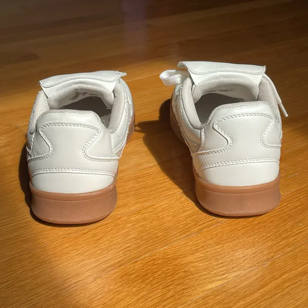 Project Cloud White Sneakers Memory Foam Gum Sole Size 6.5 Women’s New - Image 4