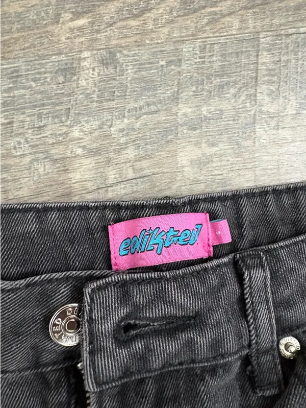 Edikted Baggy Low-Rise Jeans - Image 2