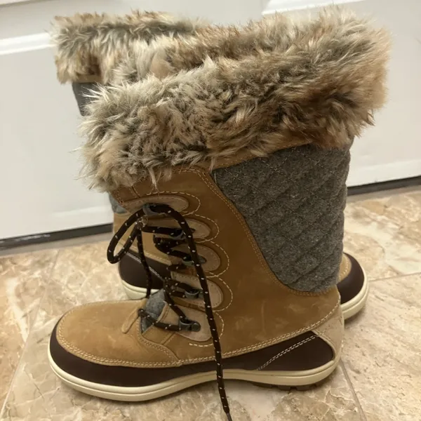 Helly Hansen Women's WP Garibaldi VL Insulated Winter Boots- Khaki-Size: 7.5 - Image 5