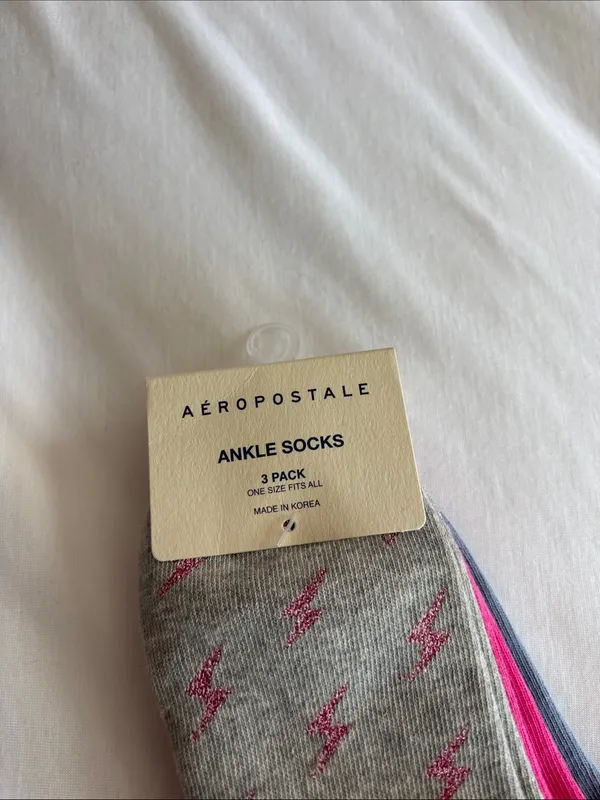 Aeropostale Ladies 3-Pack Ankle Socks in Gray, Pink, Blue W Lightening Bolts - Image 5