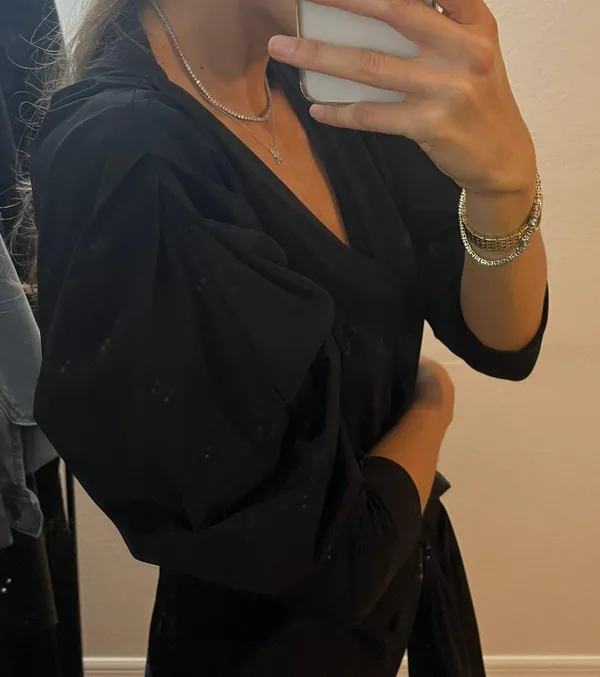 Black Shirt With Ribbon - Image 3