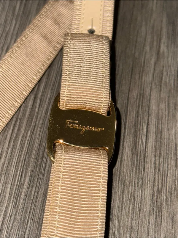 Authentic Salvatore Ferragamo Beige Vara Bow Ribbon Belt - Image 3