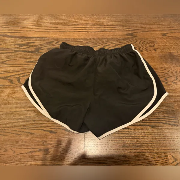 Nike black dri-fit lined shorts size med - Image 2
