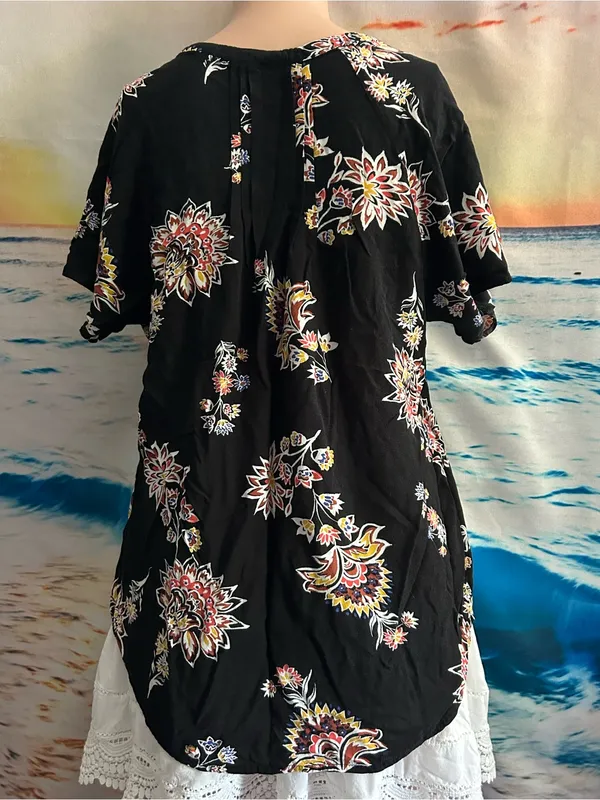 Old Navy Women’s Floral Print V-Neck Women's Top Blouse Black MD - Image 2