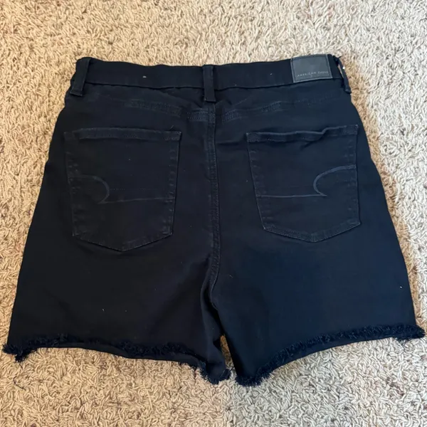 American Eagle Outfitters Curvy Hi-Rise Shortie Black Jean Shorts size 10 - Image 2