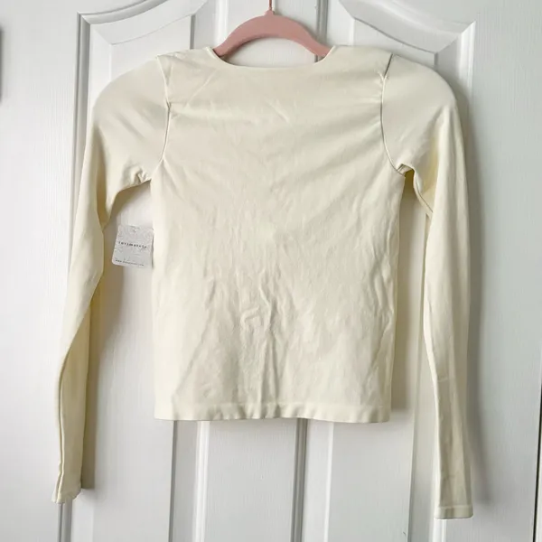 NWT Clean Lines Voop Top XS/S - Image 5