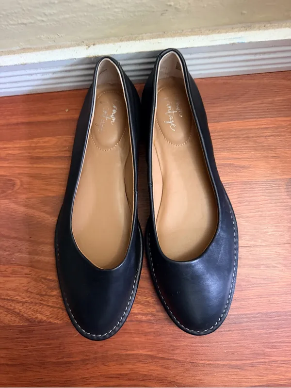 Crown Vintage Black Leather Ballet Flats with Tan Insole - Image 2