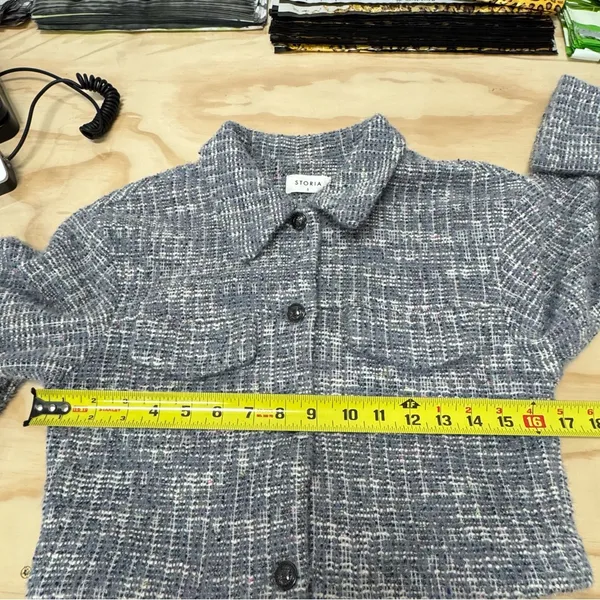 Boutique Storia Tweed Like Cropped Button Jacket‎ Top Dusty Gray Small - Image 10