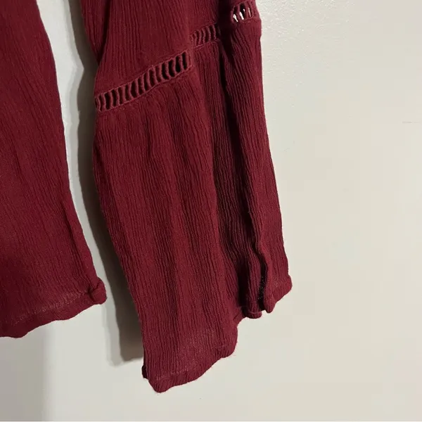 Hollister Womens Burgundy Lace Up V-Neck Bell Sleeve Boho Blouse‎ Top Medium - Image 2