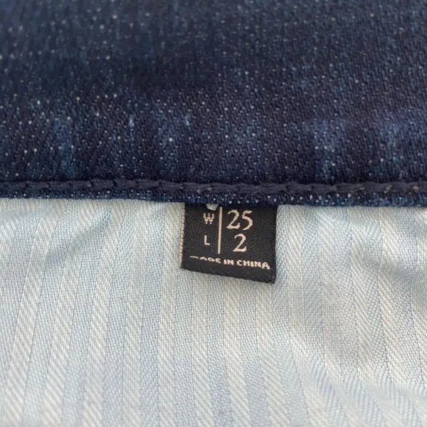 NWOT |‎ Abercrombie & Fitch women’s denim shorts distressed hem — 25” waist - Image 7