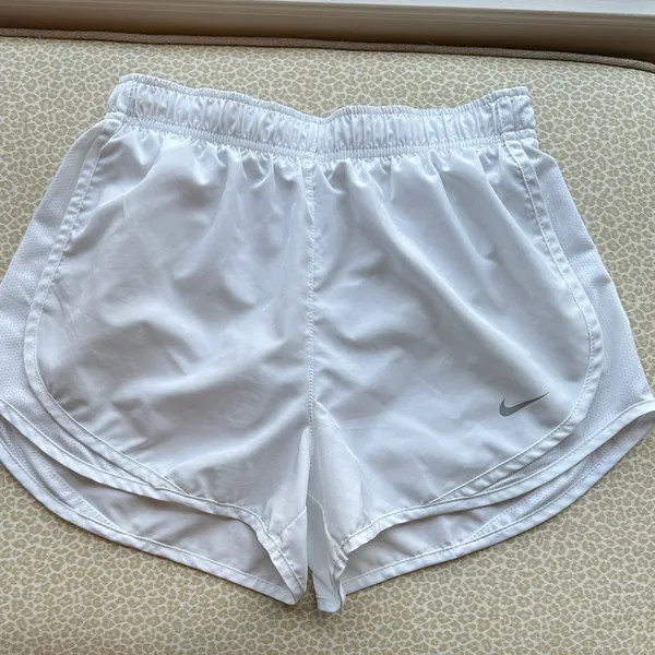 NWOT Nike DRI-FIT Women's White Running Athletic Gym Workout Shorts size S - Image 2