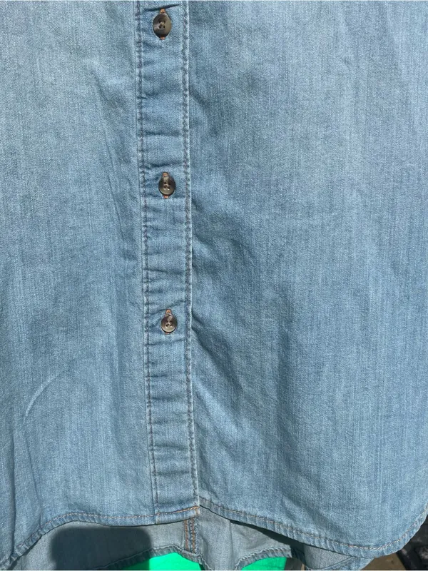 Sofia by Sofia Vergara Oversized BF Shirt Women XS Button Down Med Wash Western - Image 8