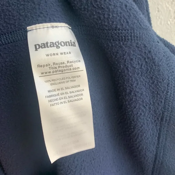PATAGONIA medium navy blue sweater - Image 4