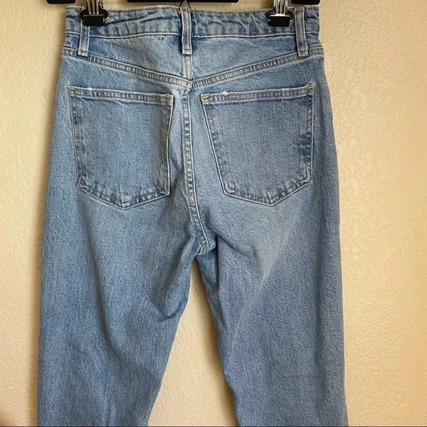 Zara Light Wash High Rise Skinny Distressed Jeans‎ relaxed size 2 - Image 6