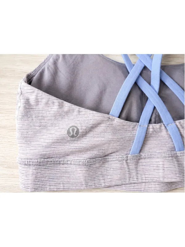 Lululemon Sports Bra Women’s Size 8 Gray Blue‎ Striped Criss Cross Straps - Image 5