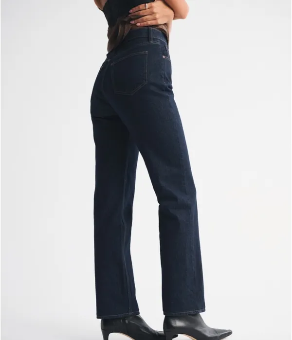 Abercrombie Curve Love Ultra Straight High-Rise Short - Image 2