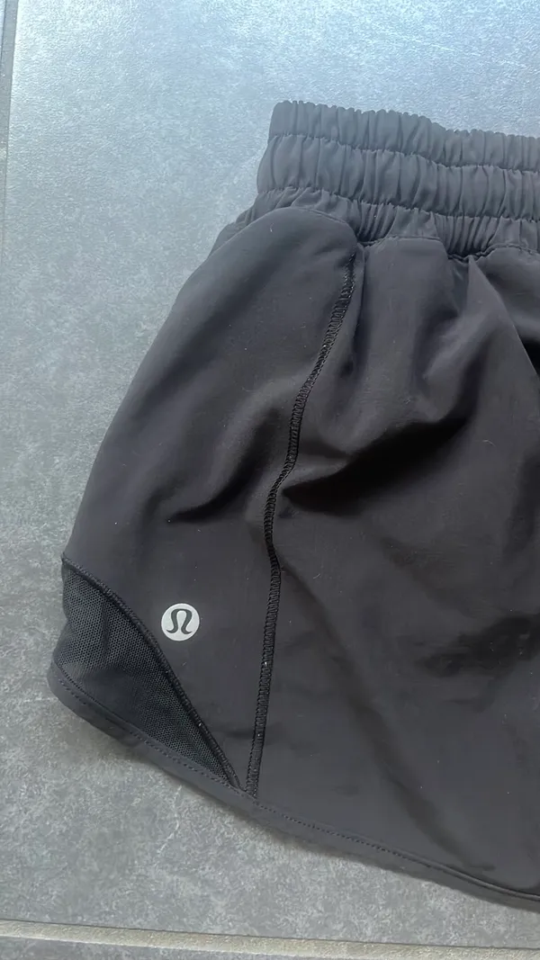 Lululemon Hotty Hot Low-Rise Lined Short 2.5 - Image 5