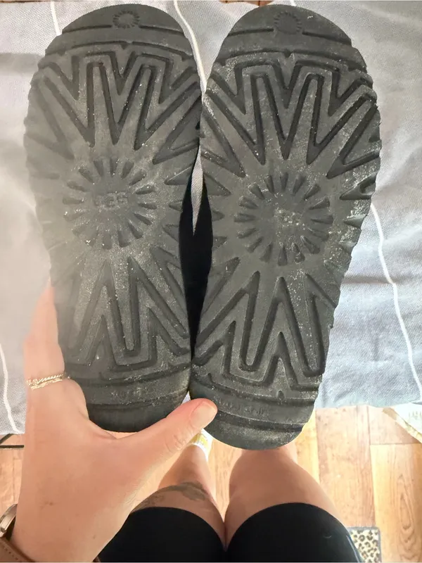 UGG wmns sz 8 classic mini ii - Image 9