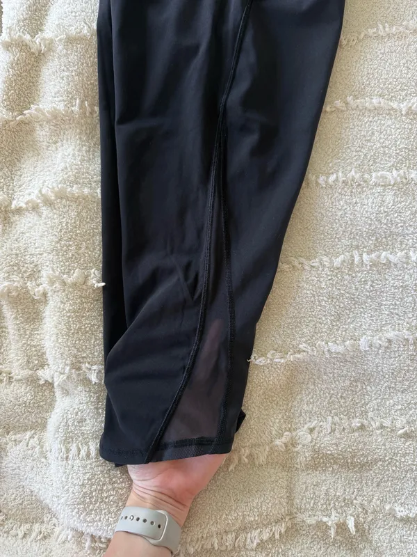 Lululemon Capri Leggings Black - Image 3