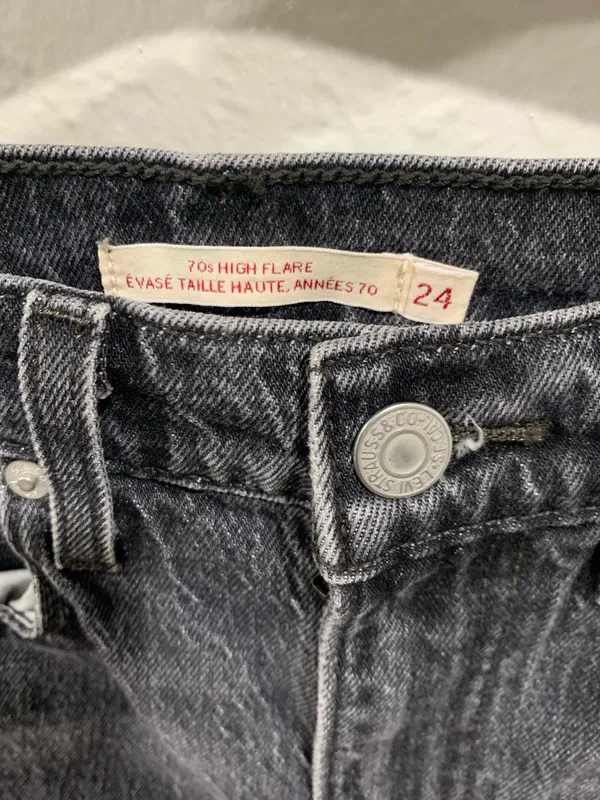High Rise Bell Bottom Levi’s  - Image 4