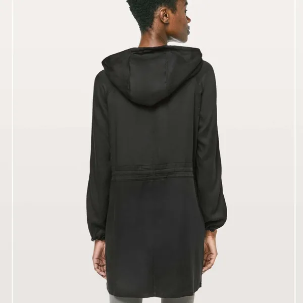 Lululemon City Stroll Lightweight Long Jacket Trench Coat in Black W2299 Sz 6 - Image 2