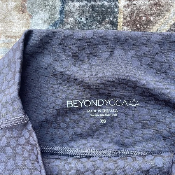 Beyond Yoga caught in the‎ midi high waisted legging in SHADOW GREY ankle - Image 3