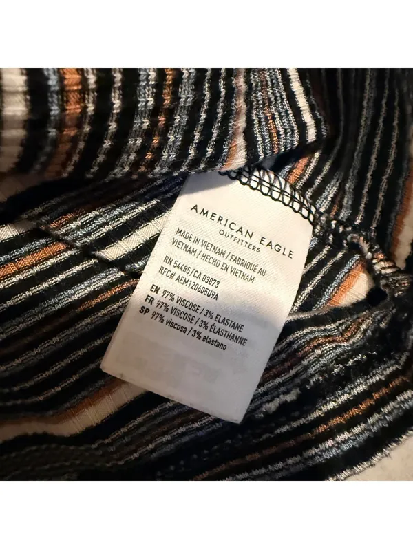 American Eagle Women's Small Ribbed Crop Top - Image 3