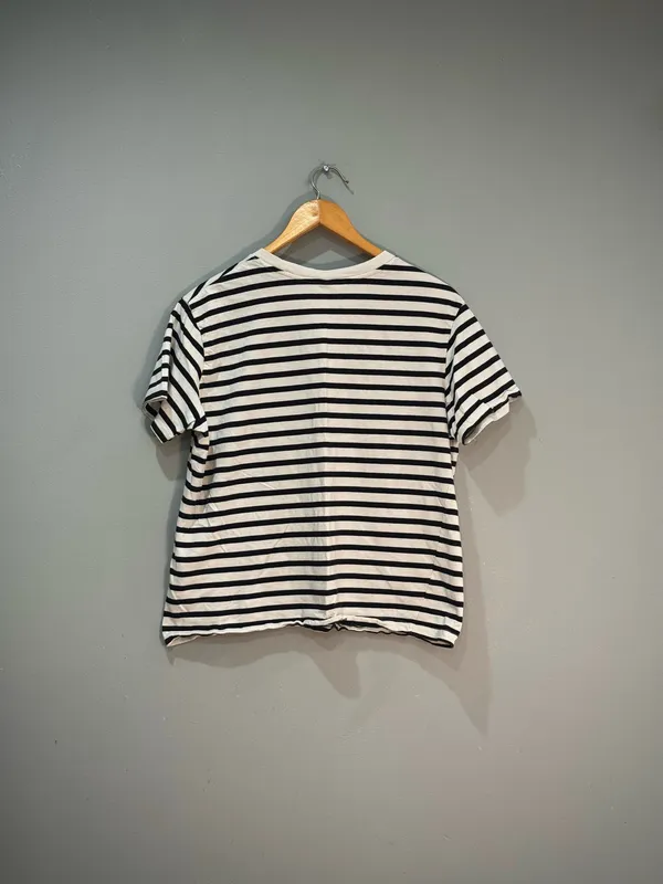 B/W H&M Striped Crewneck S/S Tee Size L EUC - Image 4