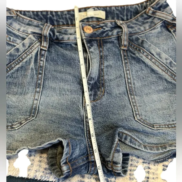 Cleo + Wolf Women’s Jeans Shorts Size 25 - Image 5