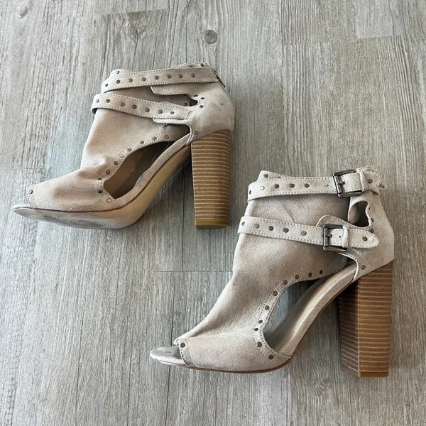 Womens JustFab Studded Beige Ankle Boots - 10 - Image 3