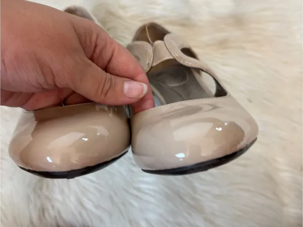 Tan Faux Patent Leather Kitten Heels - Image 7