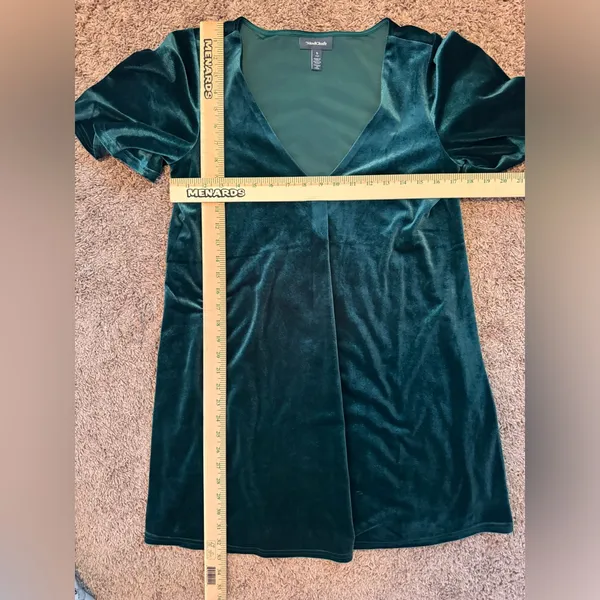ModCloth Green Crushed Velvet Vneck Short sleeve Swing Dress‎ Womens size small - Image 8