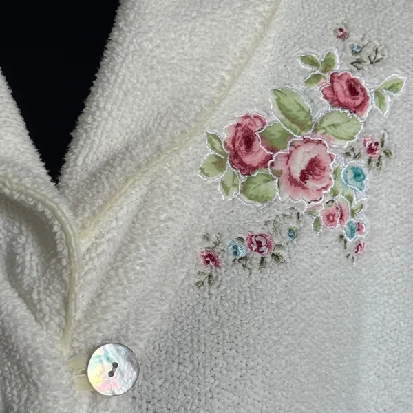 Aria White Terrycloth Robe Muumuu Floral Embroidered XL Grandmacore Cottagecore - Image 8