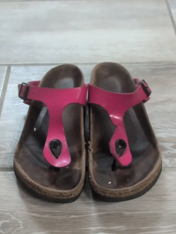 Birkenstock Patent Pink Gizeh Sandals | Women's 38 Birkenstock Gizeh Sandals - Image 2