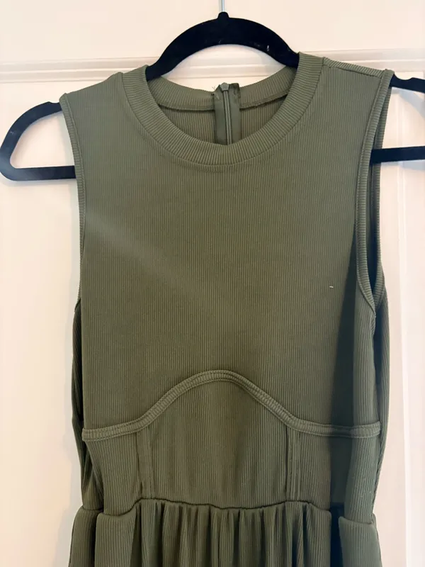 Amazon Green jumpsuit - Image 4