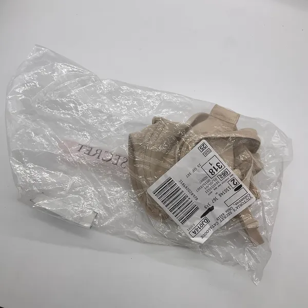 New‎ Victorias Secret Nude Bra - Image 6
