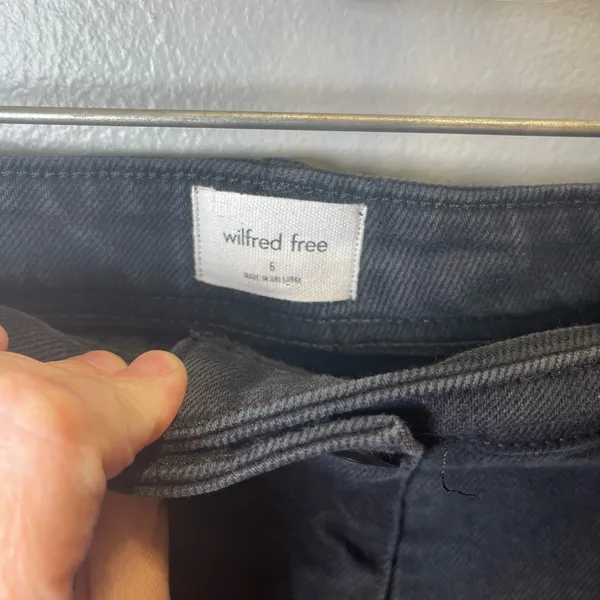 Wilfred Free Aritzia Women's Cargo Black Denim‎ Straight Leg Pants Size 6 - Image 4