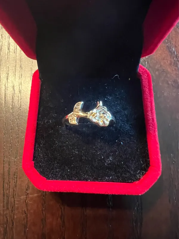 Gorgeous 10k Plated Zircon Flower Ring Size 8 Gold - Image 2
