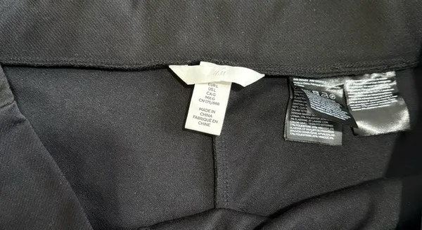 H&M Black High-Waist Tie Belt Dress Shorts - Image 4