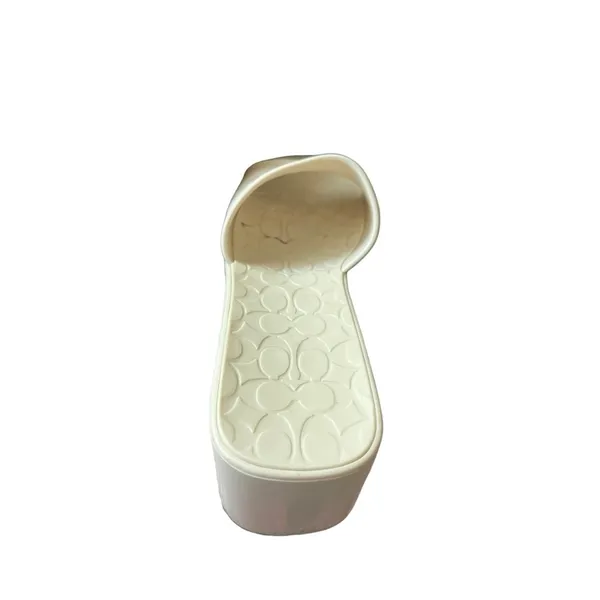 Coach Scarlett sandal cream color women's size 8 - Image 7
