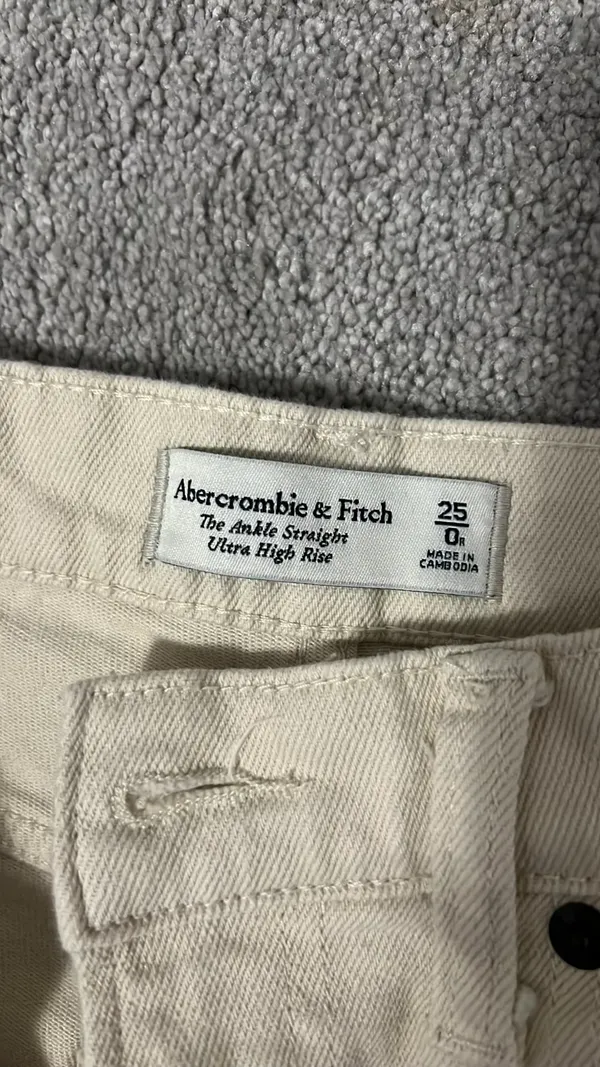 Abercrombie tan straight jeans - Image 3
