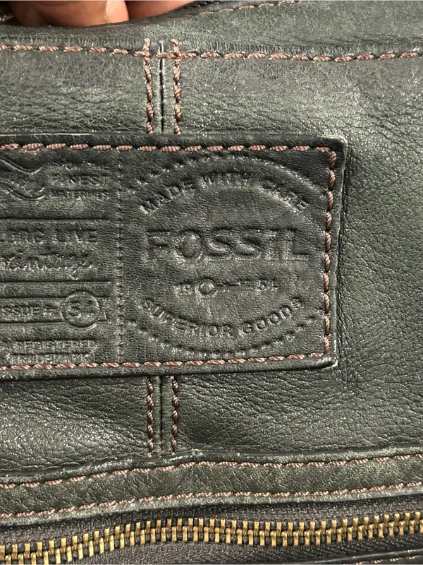 Fossil Dark black Leather Satchel with Brass Zipper Detail - Image 4