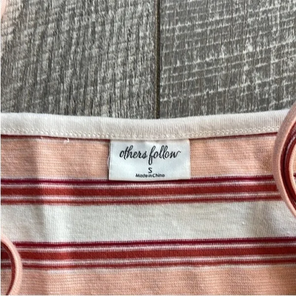 Urban Outfitters Others Follow Size Small Pink Cropped Striped Tank Top - Image 4